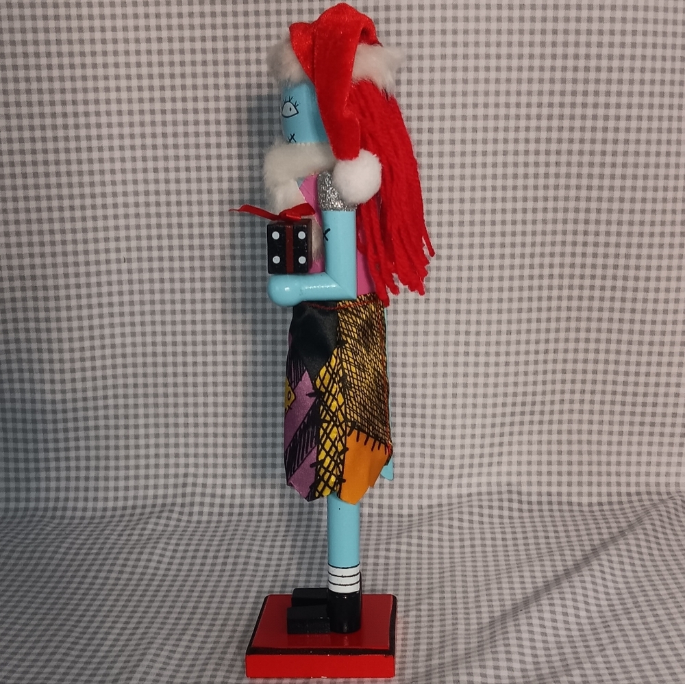 Disney Nightmare Before Christmas Sally Nutcracker Figurine Decor With Santa Hat - Picture 4 of 8